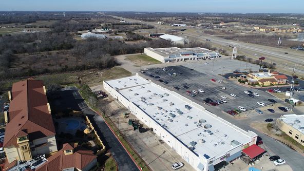 Shafer Crossing Retail Center: 2918 N US Highway 75, Sherman, TX 75090
